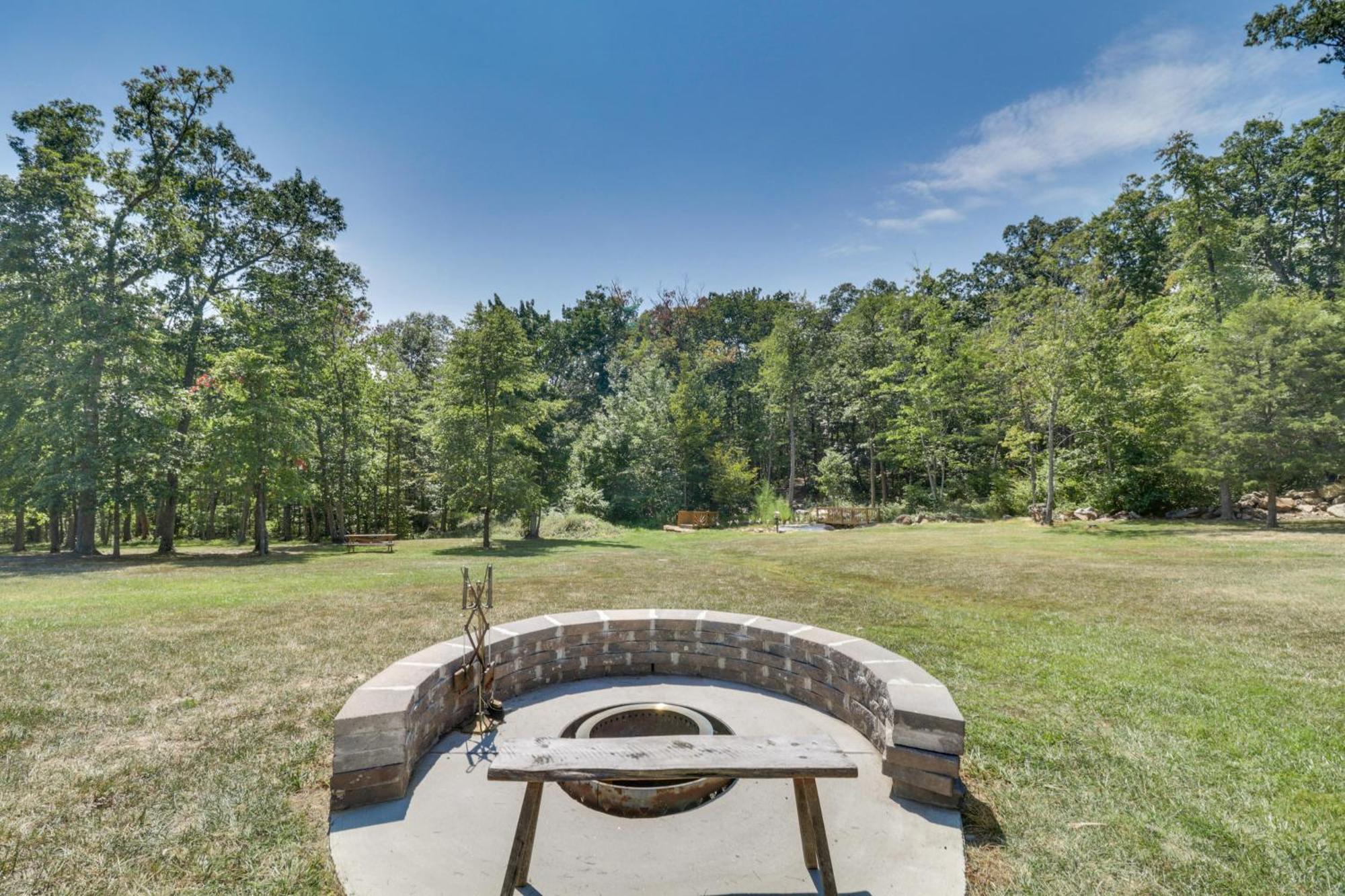 Pet Friendly Garnerland Home With Deck And Porch! 루레이 외부 사진